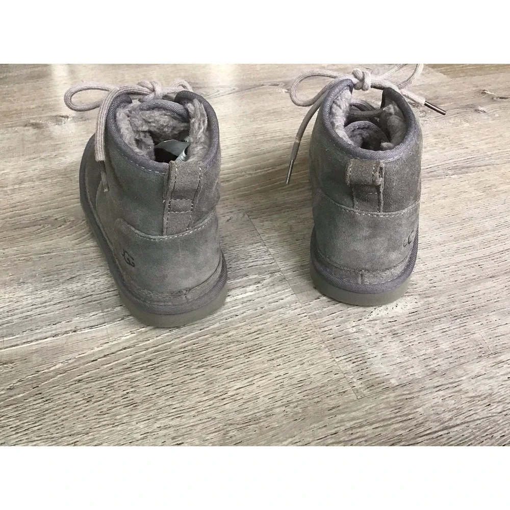 UGG Neumel II Kid's Gray Suede Chukka Boots Lace-Up Youth Size 6